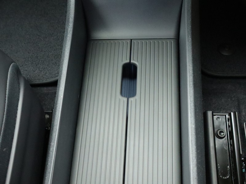 2025 (75) VOLVO EX30 200kW SM Extended Range Plus 69kWh 5dr Auto *VAT QUALIFYING* 4830136