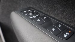 2024 (74) VOLVO XC40 2.0 B4P Plus Dark 5dr Auto 4796214