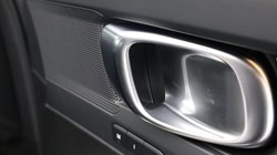2024 (74) VOLVO XC40 2.0 B4P Plus Dark 5dr Auto 4796215