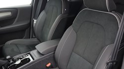 2024 (74) VOLVO XC40 2.0 B4P Plus Dark 5dr Auto 4796219