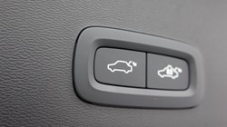 2024 (74) VOLVO XC40 2.0 B4P Plus Dark 5dr Auto 4796200