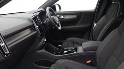 2024 (74) VOLVO XC40 2.0 B4P Plus Dark 5dr Auto 4796202