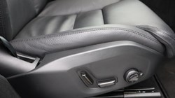 2023 (73) VOLVO XC60 2.0 B5P Plus Dark 5dr AWD Geartronic 4833707