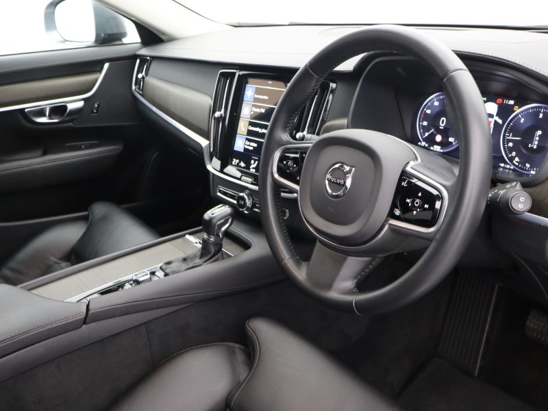 2020 (69) VOLVO V90 2.0 D4 Cross Country Plus 5dr AWD Geartronic 4800813
