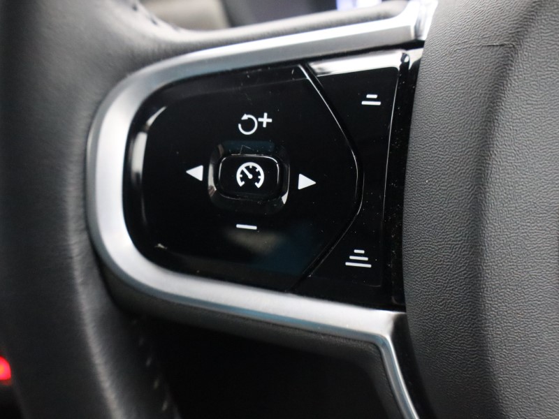 2020 (69) VOLVO V90 2.0 D4 Cross Country Plus 5dr AWD Geartronic 4800825