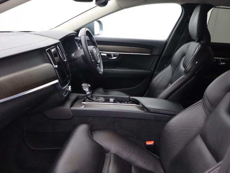 2020 (69) VOLVO V90 2.0 D4 Cross Country Plus 5dr AWD Geartronic 4800802