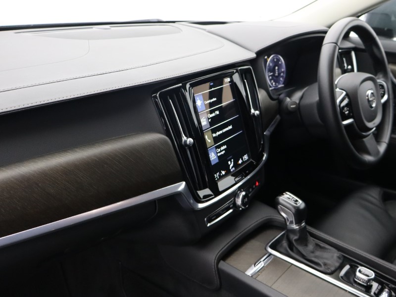 2020 (69) VOLVO V90 2.0 D4 Cross Country Plus 5dr AWD Geartronic 4800816