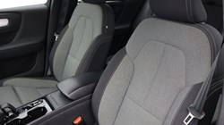 2023 (23) VOLVO XC40 2.0 B4P Plus Dark 5dr AWD Auto 4809992