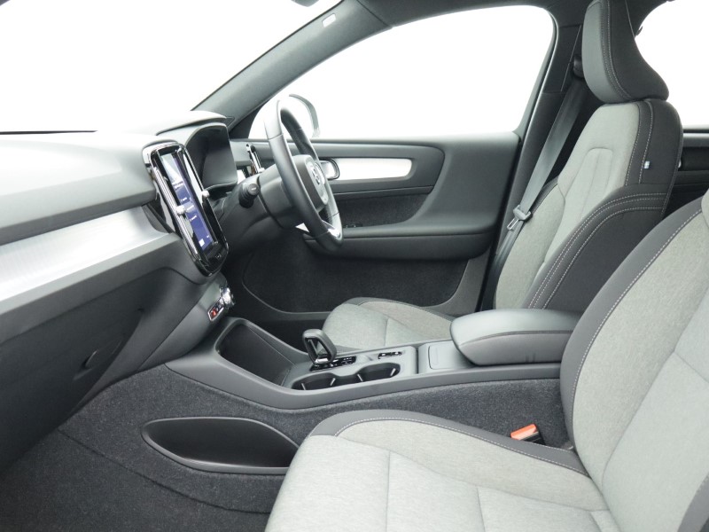 2024 (73) VOLVO XC40 2.0 B3P Core 5dr Auto 4954729