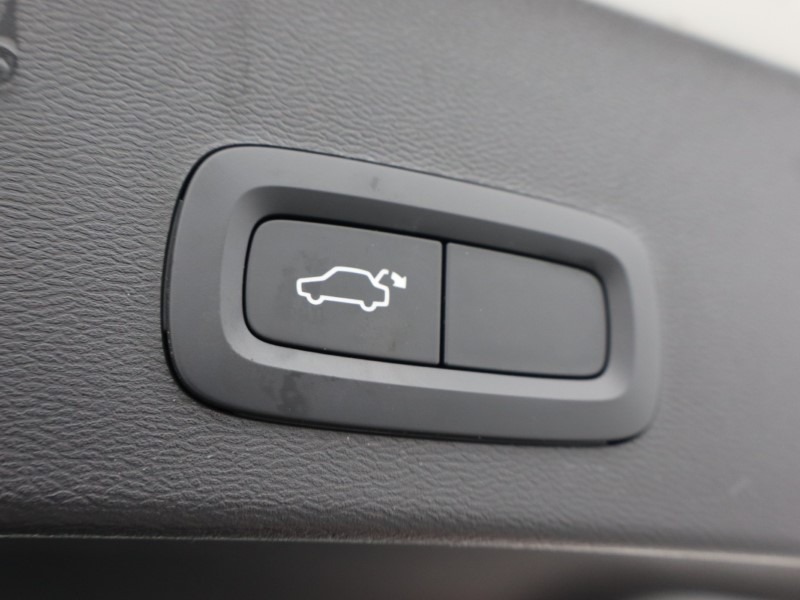 2024 (73) VOLVO XC40 2.0 B3P Core 5dr Auto 4954714