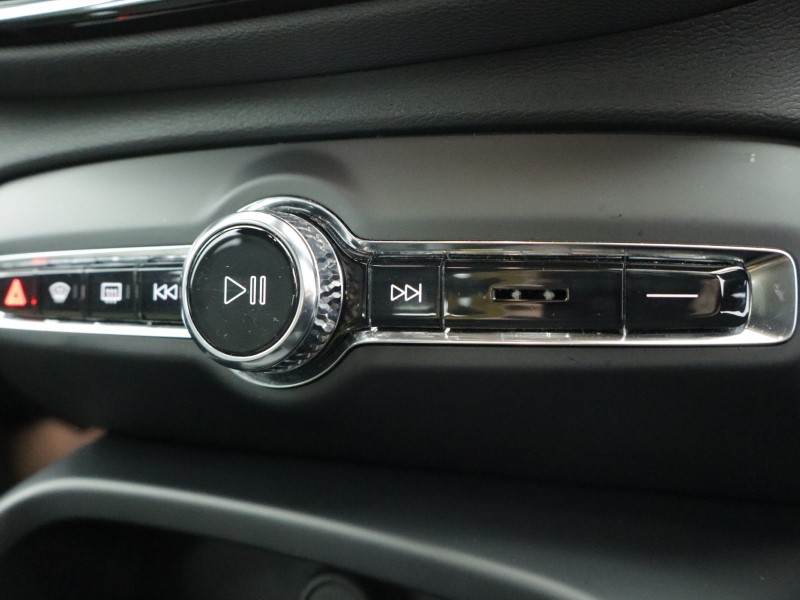 2024 (73) VOLVO XC40 2.0 B3P Core 5dr Auto 4954747