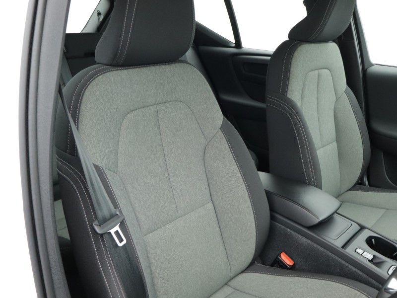 2024 (73) VOLVO XC40 2.0 B3P Core 5dr Auto 4954727