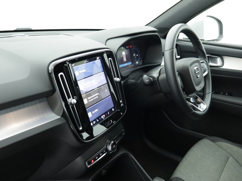 2024 (73) VOLVO XC40 2.0 B3P Core 5dr Auto 4954733