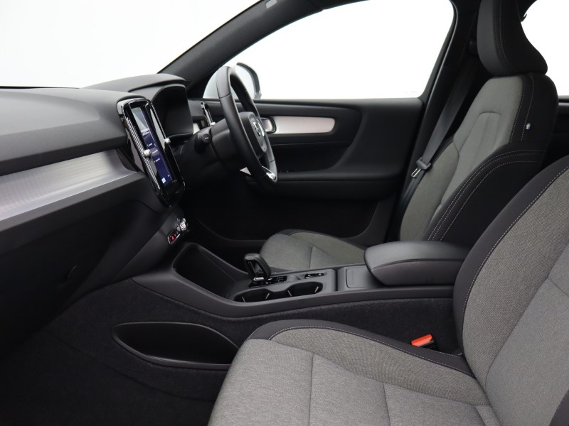 2024 (73) VOLVO XC40 2.0 B3P Core 5dr Auto 4954730