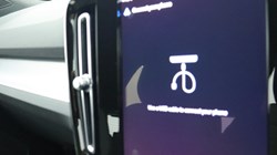 2022 (72) VOLVO XC40 2.0 B3P Plus Dark 5dr Auto 4831621