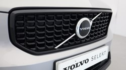 2022 (72) VOLVO XC40 2.0 B3P Plus Dark 5dr Auto 4831579
