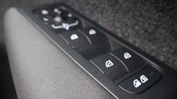 2022 (72) VOLVO XC40 2.0 B3P Plus Dark 5dr Auto 4831599