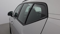 2022 (72) VOLVO XC40 2.0 B3P Plus Dark 5dr Auto 4831592