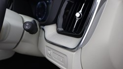 2020 (20) VOLVO XC60 2.0 T8 390 Hybrid Inscription Pro 5dr AWD G tronic 4830226