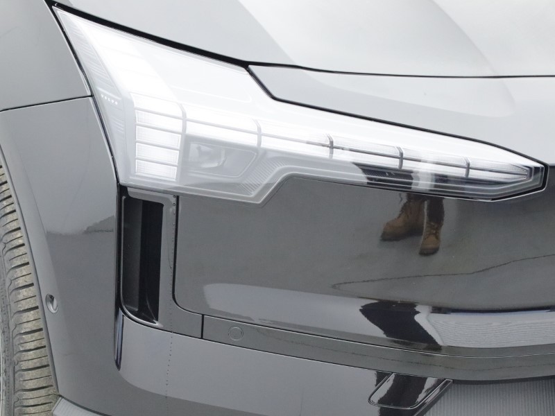 2025 (75) VOLVO EX30 315kW Twin Motor Performance Ultra 69kWh 5dr Auto 4886995