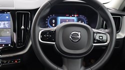 2023 (23) VOLVO XC60 2.0 B4P Plus Dark 5dr Geartronic 4861487