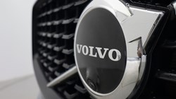 2023 (23) VOLVO XC60 2.0 B4P Plus Dark 5dr Geartronic 4861453