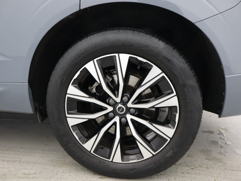 2023 (23) VOLVO XC60 2.0 B4P Plus Dark 5dr Geartronic  *VAT QUALIFYING* 4861463