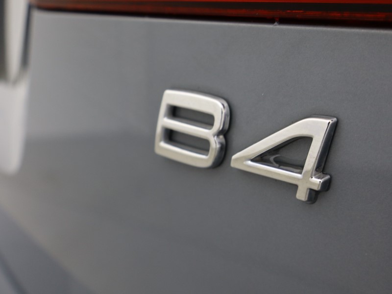 2023 (23) VOLVO XC60 2.0 B4P Plus Dark 5dr Geartronic  *VAT QUALIFYING* 4861459