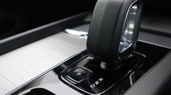 2023 (23) VOLVO XC60 2.0 B4P Plus Dark 5dr Geartronic 4861496