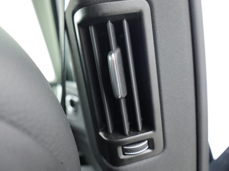 2023 (23) VOLVO XC60 2.0 B4P Plus Dark 5dr Geartronic  *VAT QUALIFYING* 4861482