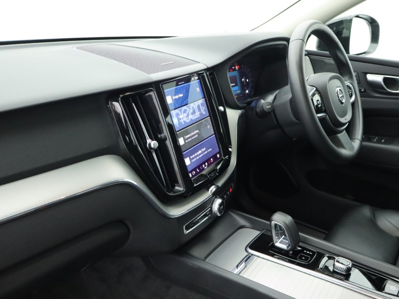2023 (23) VOLVO XC60 2.0 B4P Plus Dark 5dr Geartronic  *VAT QUALIFYING* 4861479