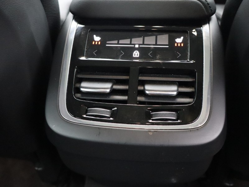 2023 (23) VOLVO XC60 2.0 B4P Plus Dark 5dr Geartronic  *VAT QUALIFYING* 4861485