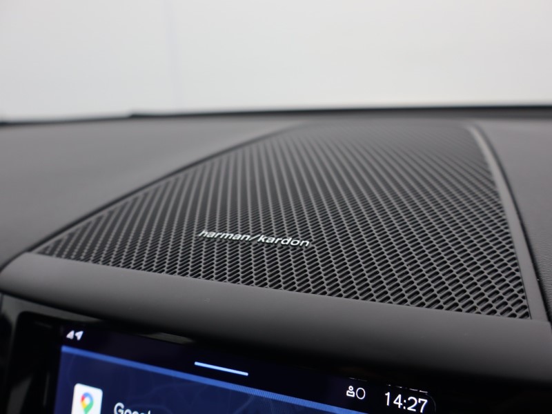 2023 (23) VOLVO XC60 2.0 B4P Plus Dark 5dr Geartronic  *VAT QUALIFYING* 4861499