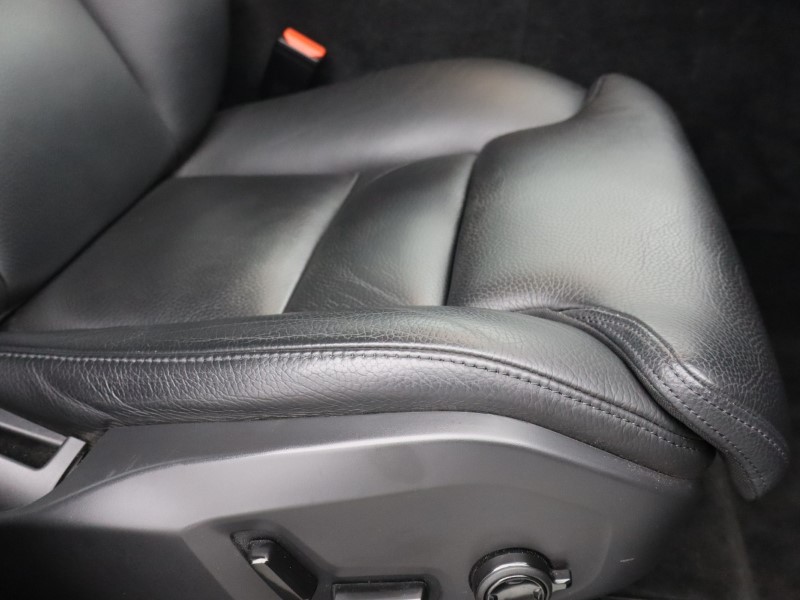 2023 (23) VOLVO XC60 2.0 B4P Plus Dark 5dr Geartronic  *VAT QUALIFYING* 4861474