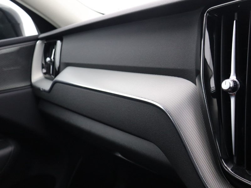 2023 (23) VOLVO XC60 2.0 B4P Plus Dark 5dr Geartronic  *VAT QUALIFYING* 4861498