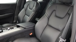2023 (23) VOLVO XC60 2.0 B4P Plus Dark 5dr Geartronic 4861477
