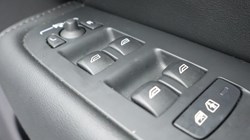 2023 (23) VOLVO XC60 2.0 B4P Plus Dark 5dr Geartronic 4861469