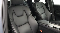 2023 (23) VOLVO XC60 2.0 B4P Plus Dark 5dr Geartronic 4861475