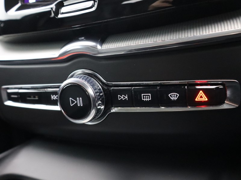 2023 (23) VOLVO XC60 2.0 B4P Plus Dark 5dr Geartronic  *VAT QUALIFYING* 4861495