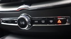 2023 (23) VOLVO XC60 2.0 B4P Plus Dark 5dr Geartronic 4861495
