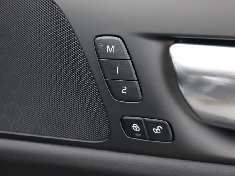 2025 (75) VOLVO V60 2.0 B4P Plus Dark 5dr Auto [7 speed] 4851329