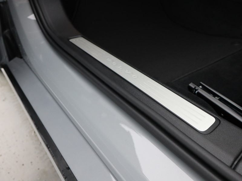 2025 (75) VOLVO V60 2.0 B4P Plus Dark 5dr Auto [7 speed] 4851316