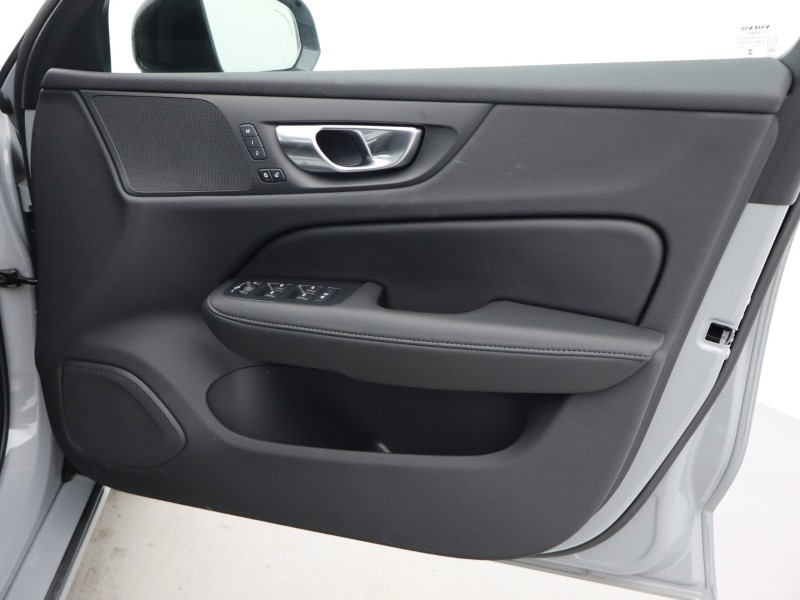 2025 (75) VOLVO V60 2.0 B4P Plus Dark 5dr Auto [7 speed] 4851325