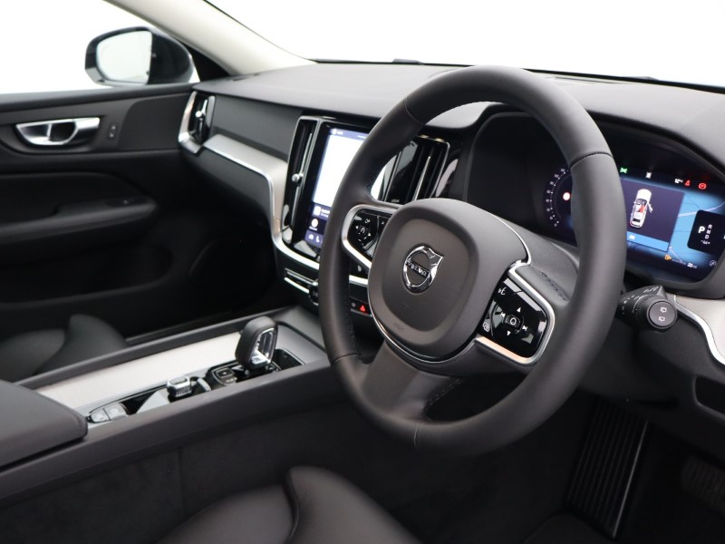 2025 (75) VOLVO V60 2.0 B4P Plus Dark 5dr Auto [7 speed] 4851334