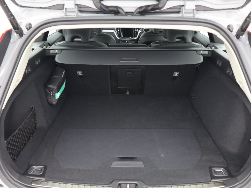 2025 (75) VOLVO V60 2.0 B4P Plus Dark 5dr Auto [7 speed] 4851321