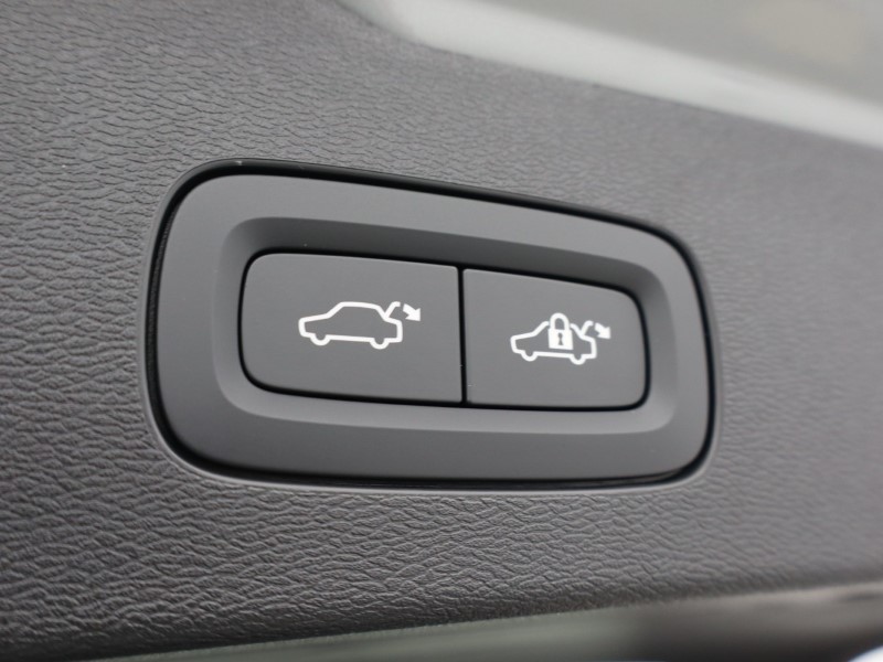 2025 (75) VOLVO V60 2.0 B4P Plus Dark 5dr Auto [7 speed] 4851322