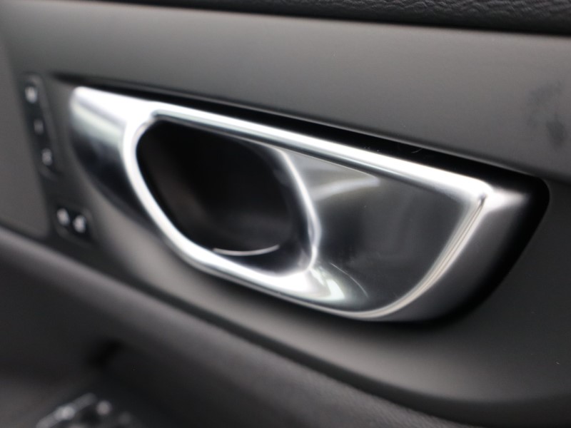 2025 (75) VOLVO V60 2.0 B4P Plus Dark 5dr Auto [7 speed] 4851328