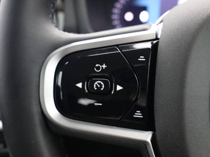 2025 (75) VOLVO V60 2.0 B4P Plus Dark 5dr Auto [7 speed] 4851345