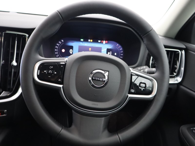 2025 (75) VOLVO V60 2.0 B4P Plus Dark 5dr Auto [7 speed] 4851344