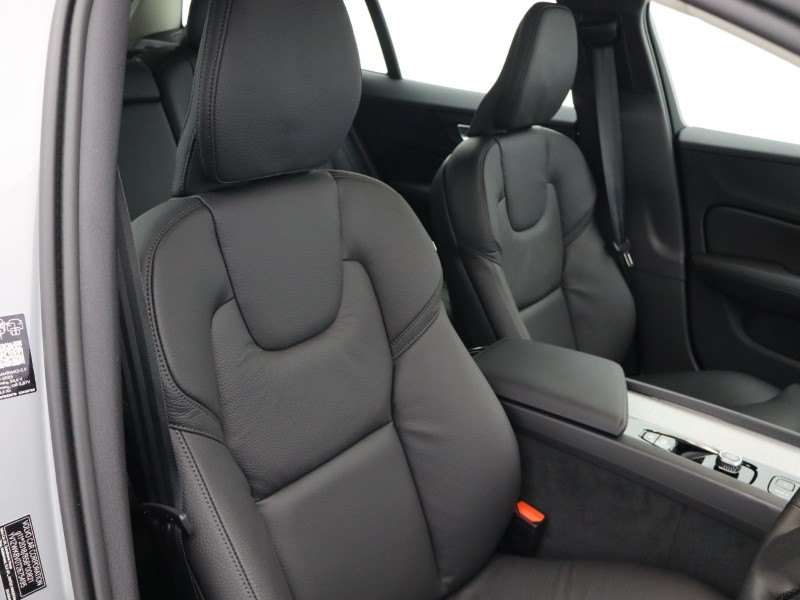 2025 (75) VOLVO V60 2.0 B4P Plus Dark 5dr Auto [7 speed] 4851333